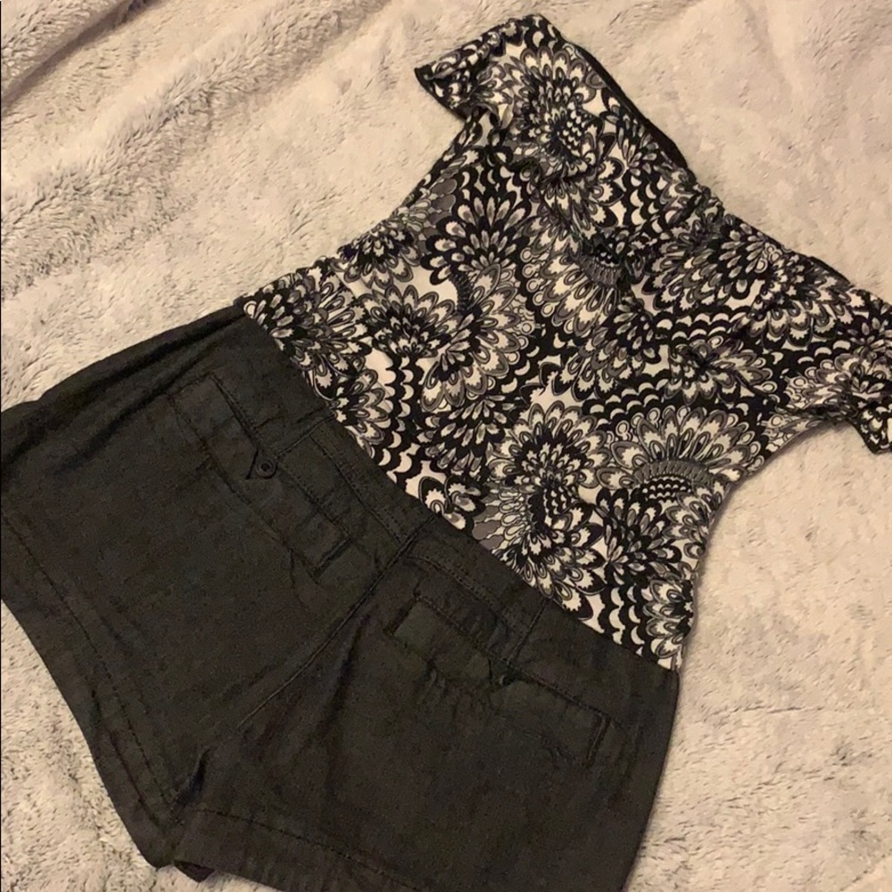 One piece - Picture 2 of 2